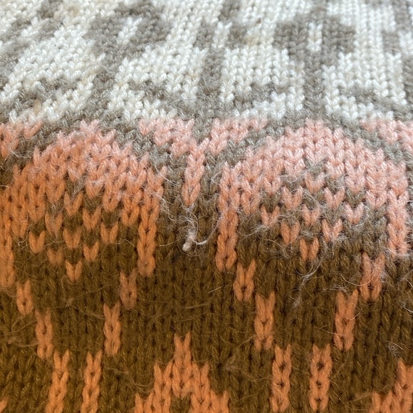 Vintage A Benedetto Acrylic Sweater: Size Medium - Picture 8 of 11